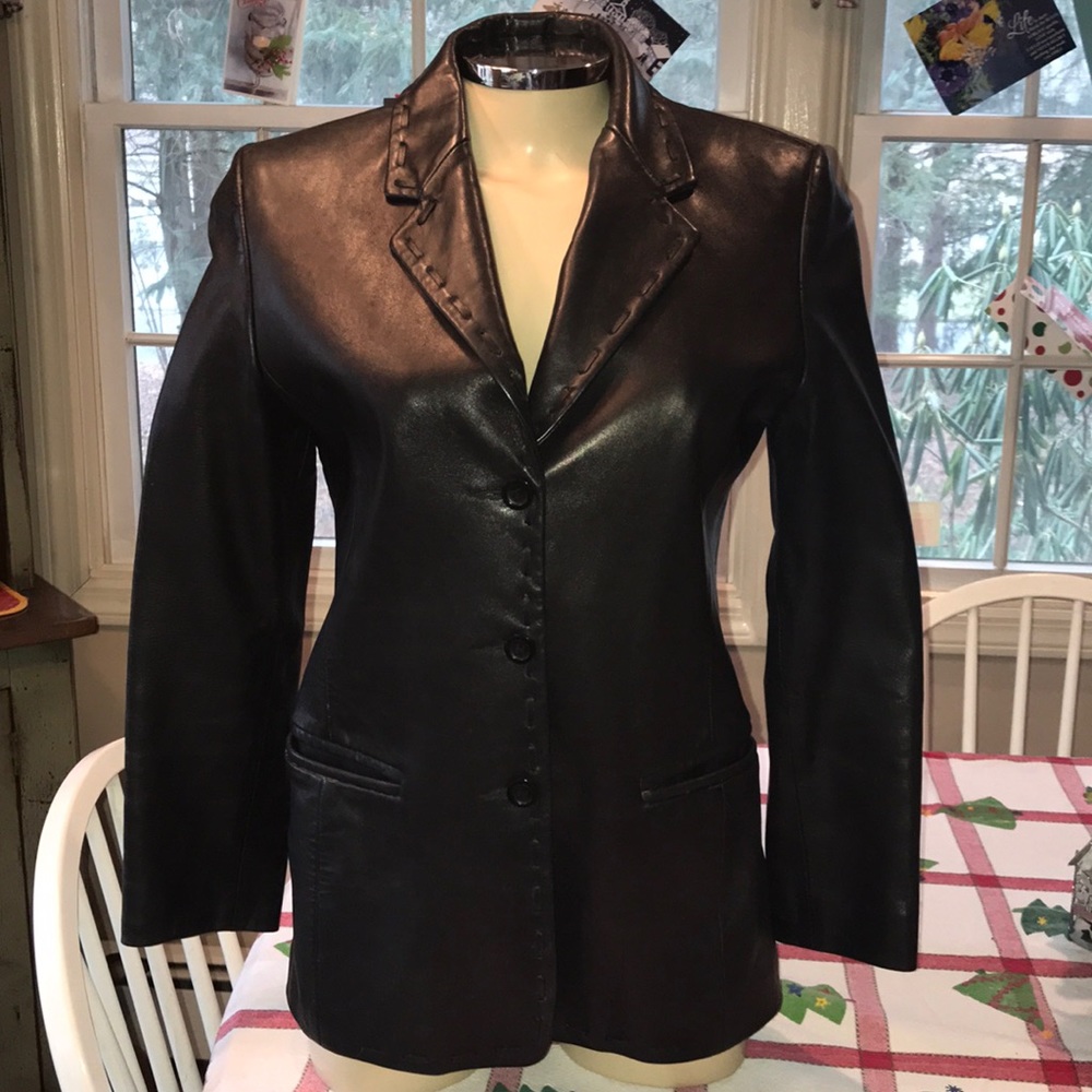 🎁Unique Leather Coat with detailed stitching 🔥